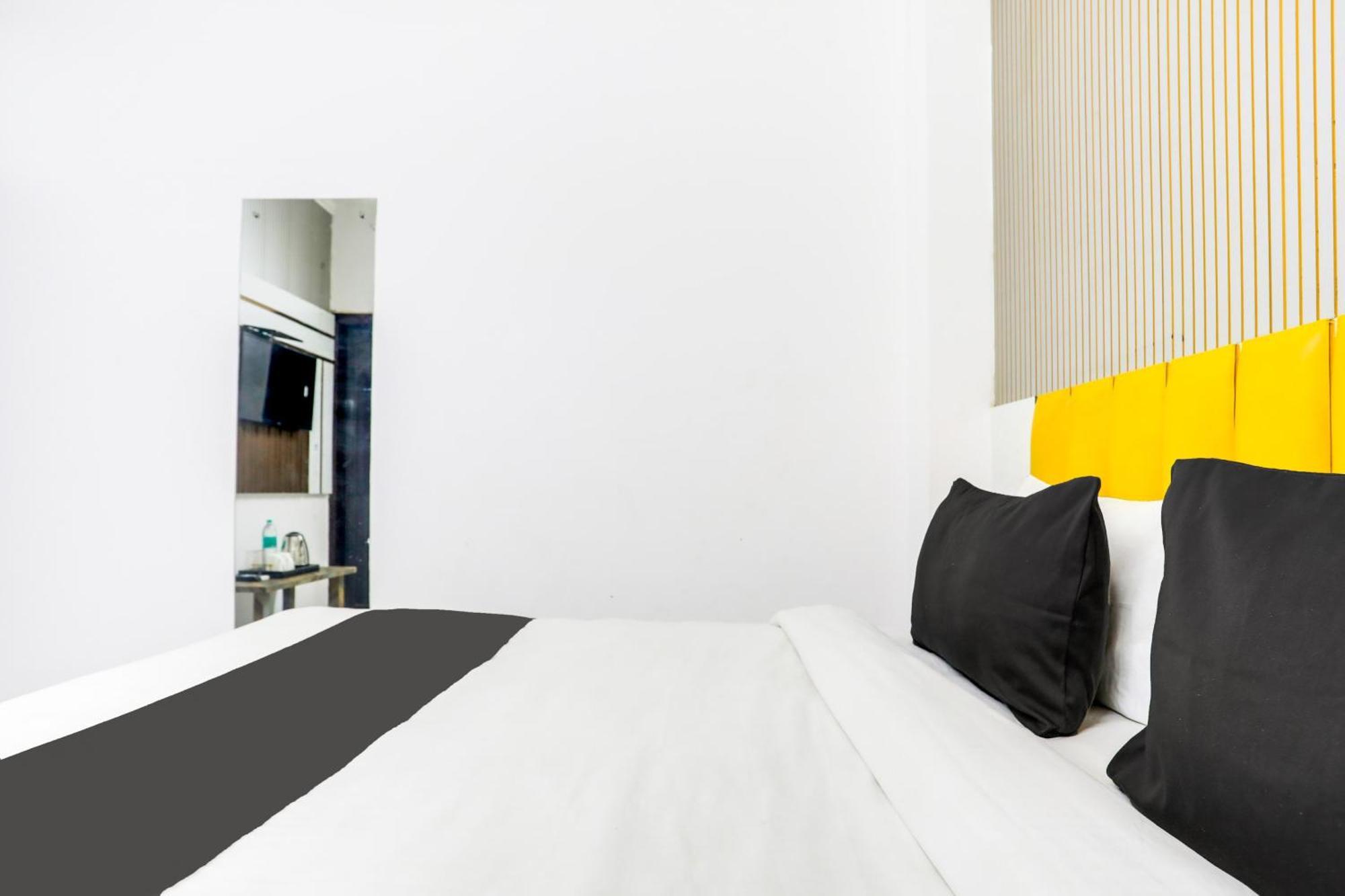 Hotel O Anchal Dx Нью-Дели Экстерьер фото